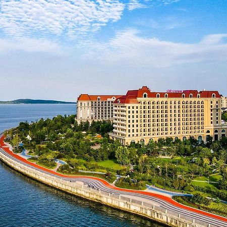 Отель Crowne Plaza Qingdaoorientalmoviemetropolis By Ihg Экстерьер фото