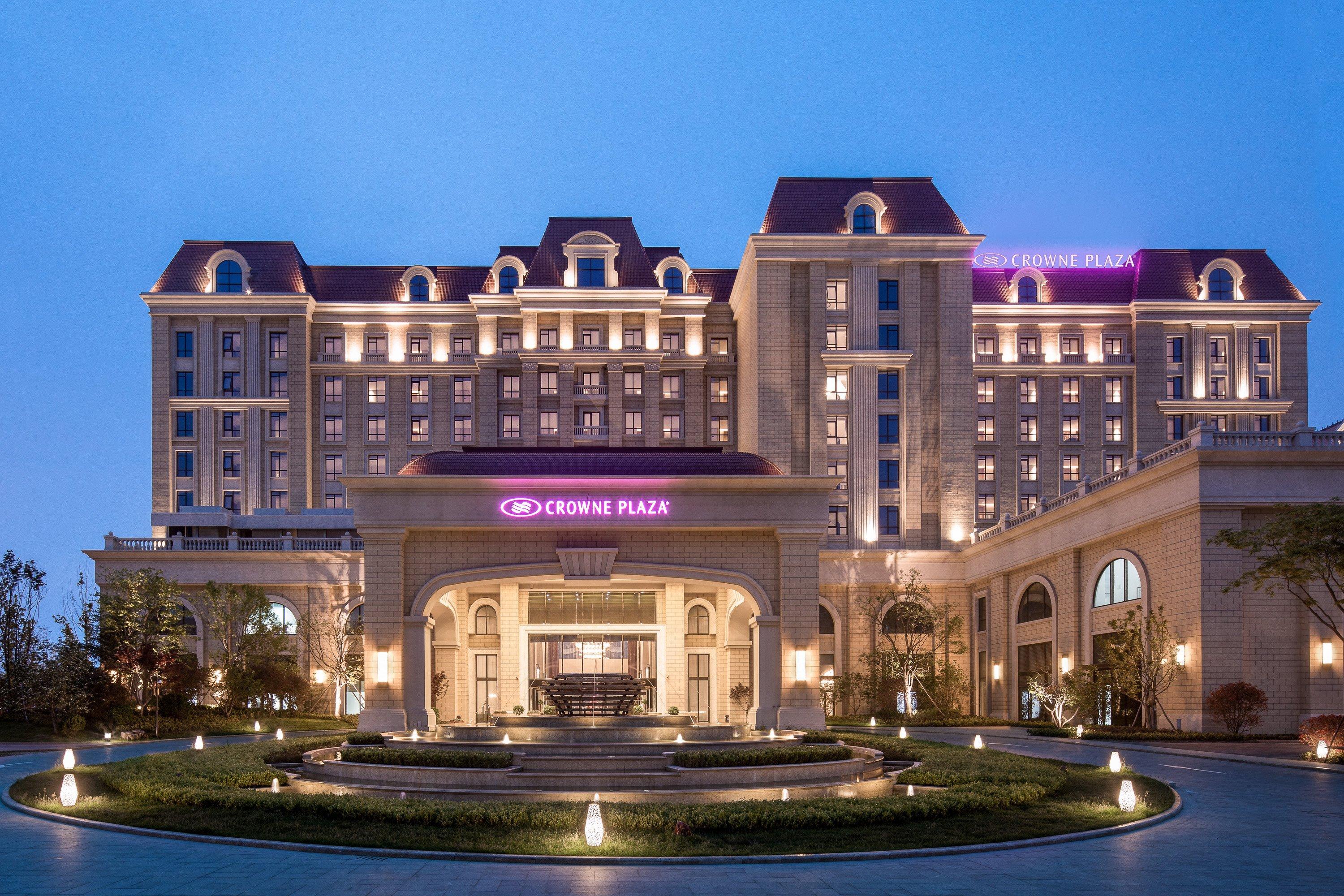 Отель Crowne Plaza Qingdaoorientalmoviemetropolis By Ihg Экстерьер фото