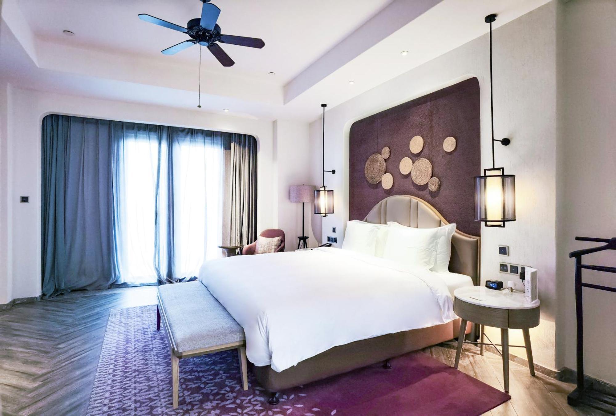 Отель Crowne Plaza Qingdaoorientalmoviemetropolis By Ihg Экстерьер фото