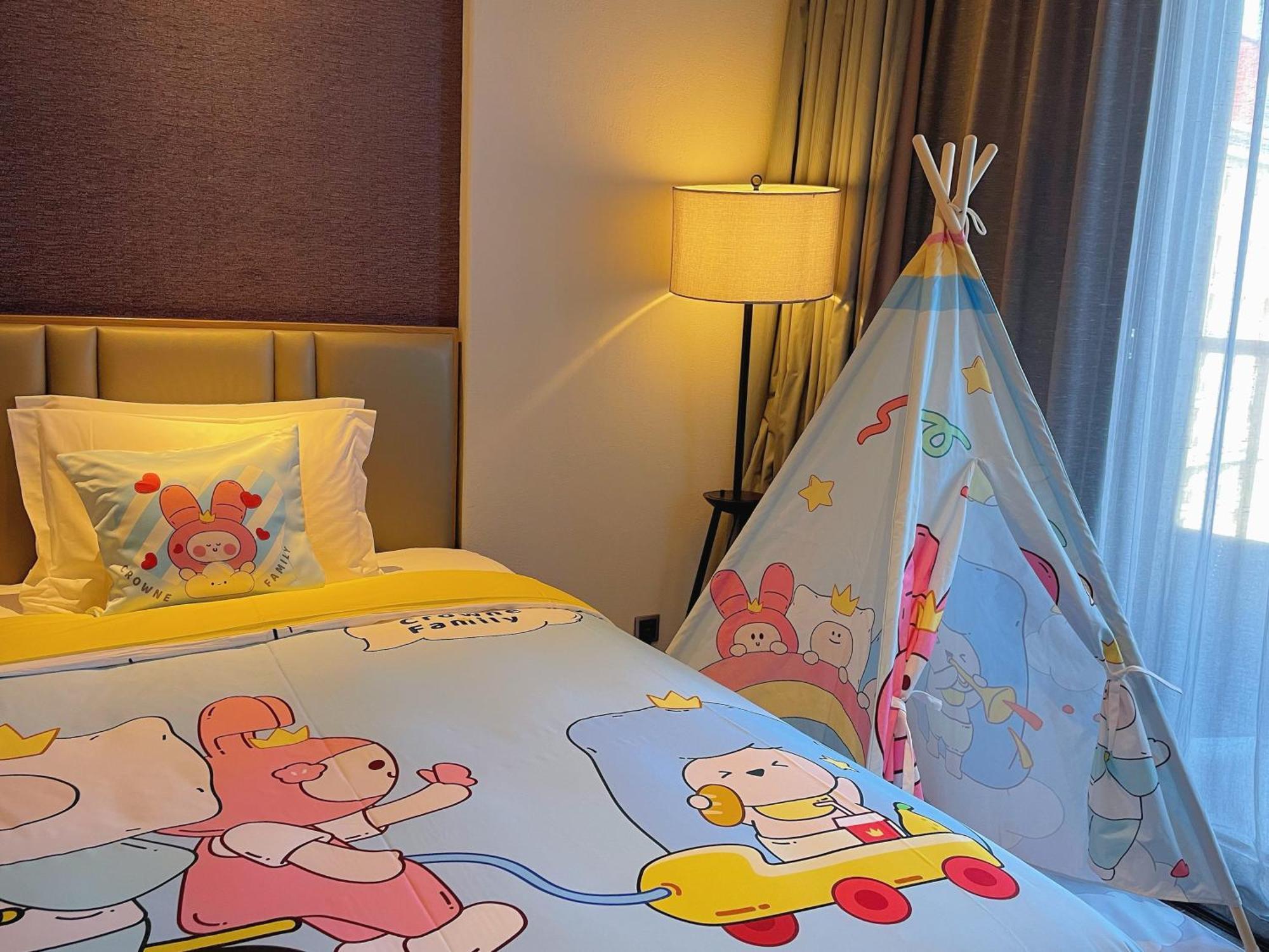 Отель Crowne Plaza Qingdaoorientalmoviemetropolis By Ihg Экстерьер фото