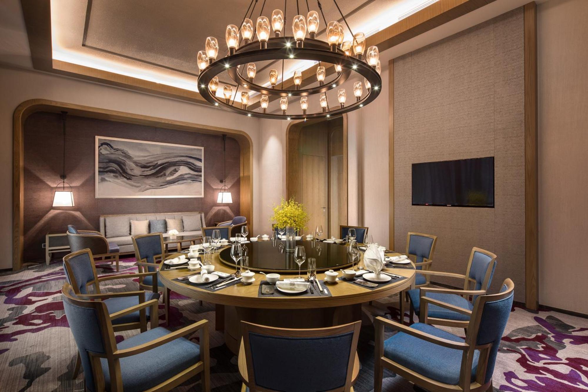 Отель Crowne Plaza Qingdaoorientalmoviemetropolis By Ihg Экстерьер фото