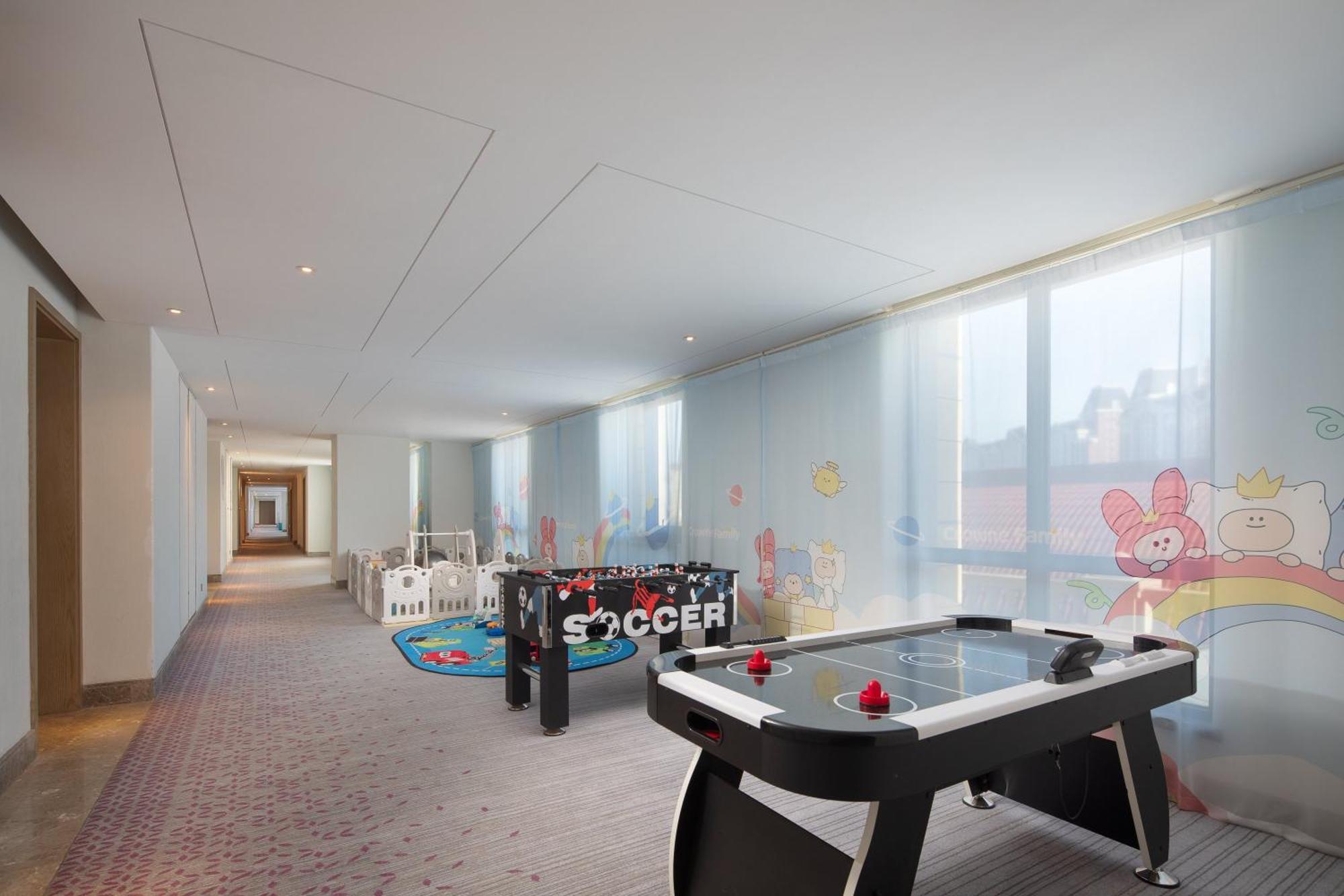 Отель Crowne Plaza Qingdaoorientalmoviemetropolis By Ihg Экстерьер фото
