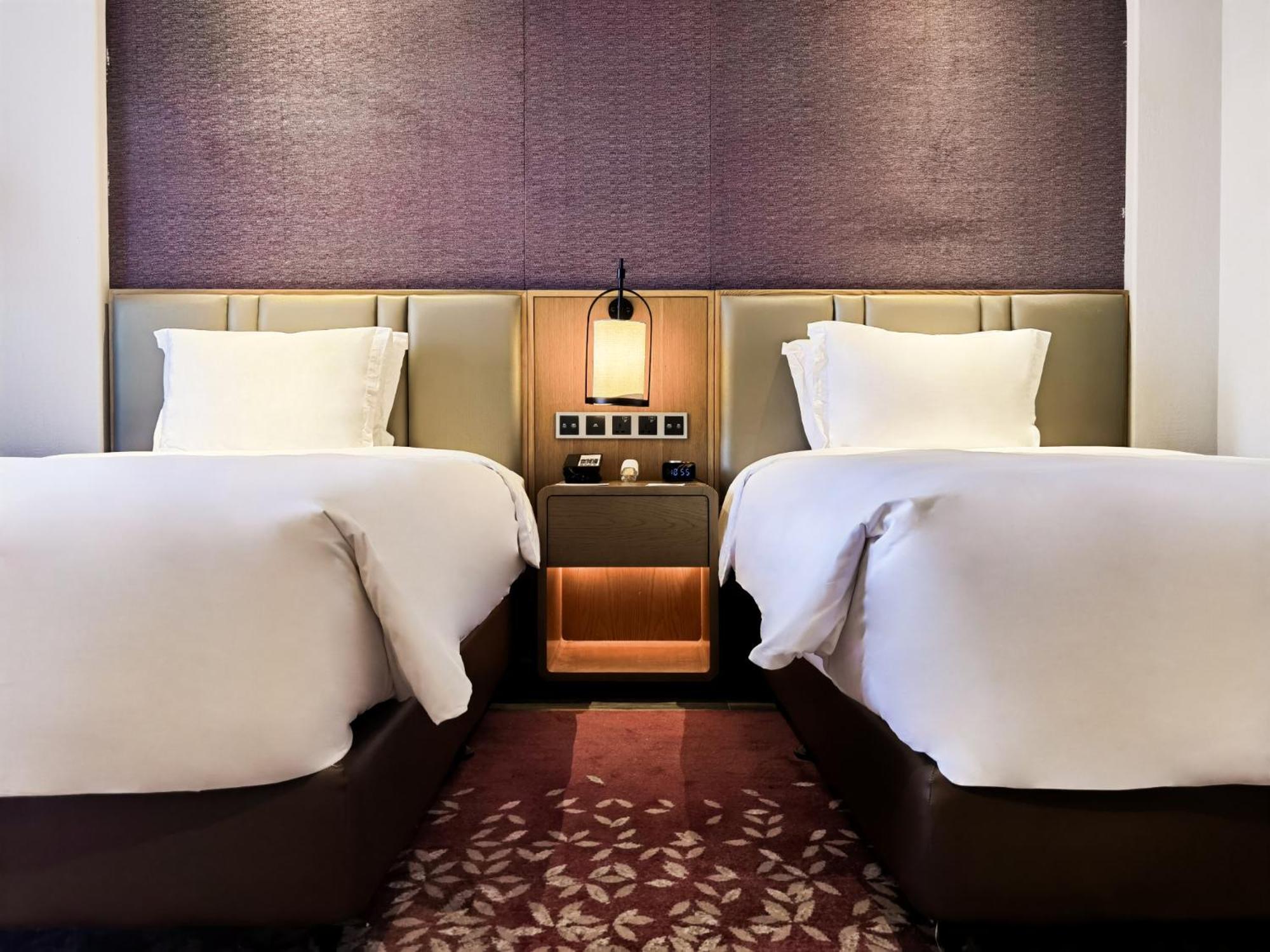 Отель Crowne Plaza Qingdaoorientalmoviemetropolis By Ihg Экстерьер фото