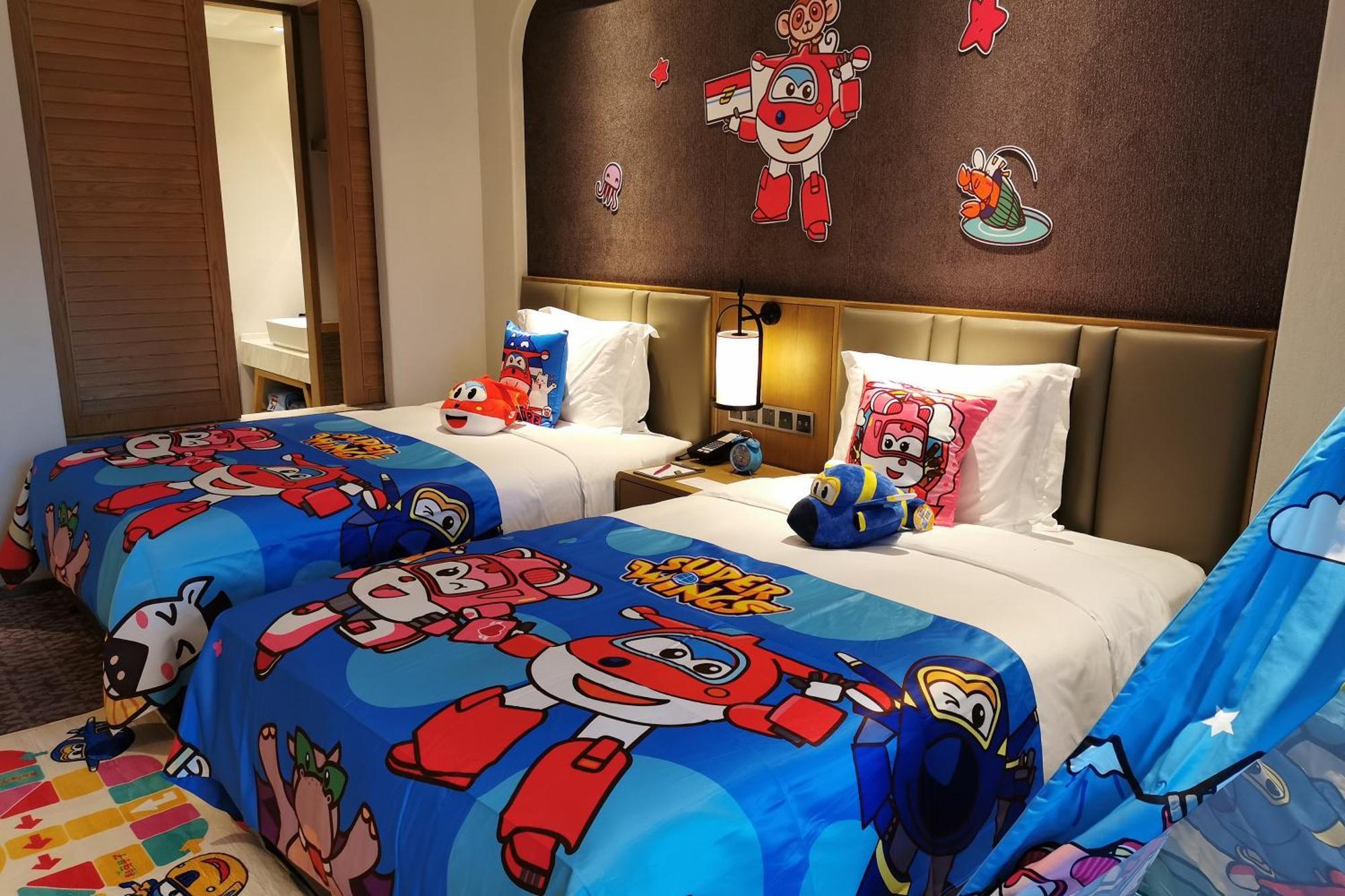 Отель Crowne Plaza Qingdaoorientalmoviemetropolis By Ihg Экстерьер фото