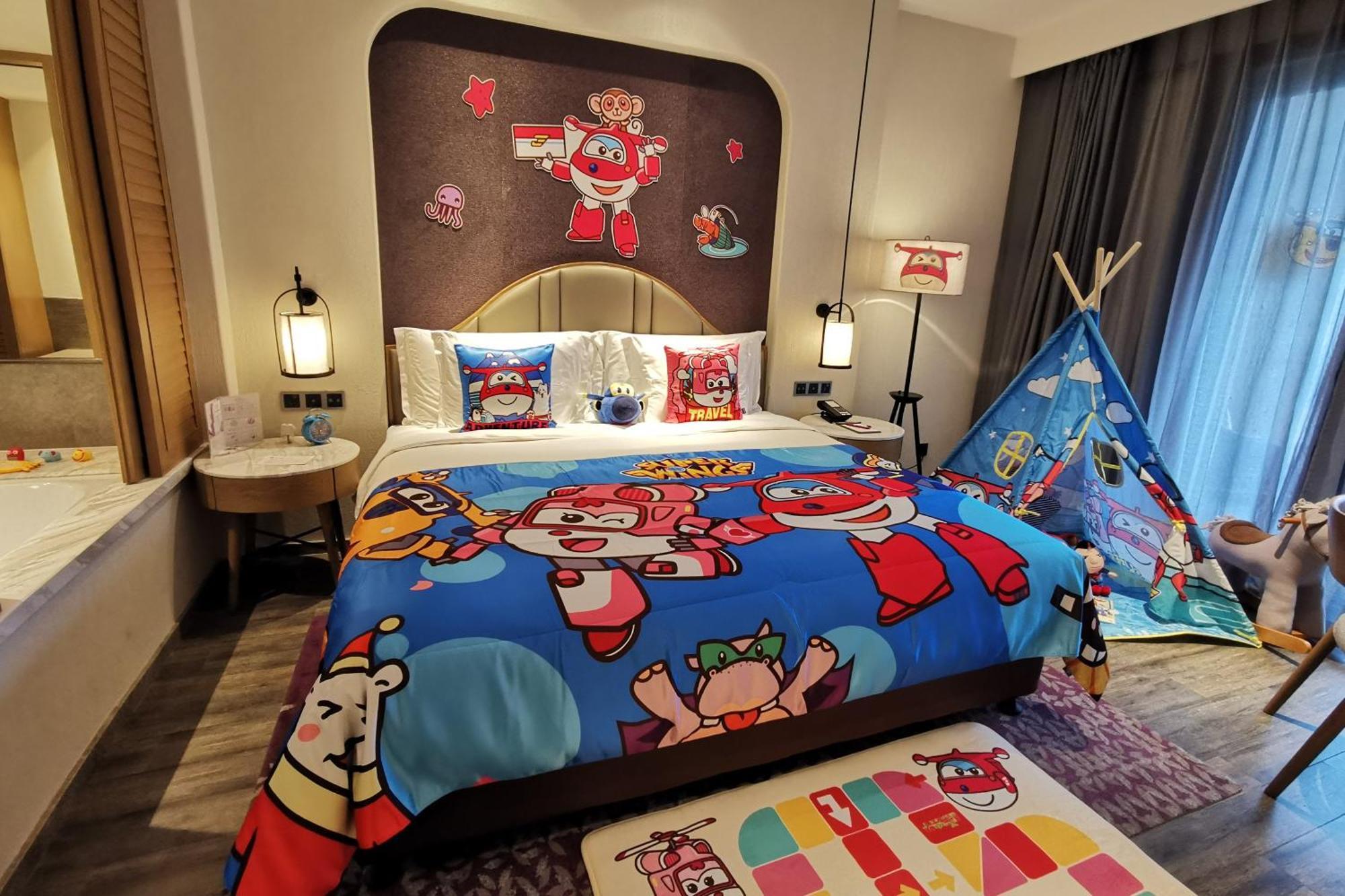 Отель Crowne Plaza Qingdaoorientalmoviemetropolis By Ihg Экстерьер фото
