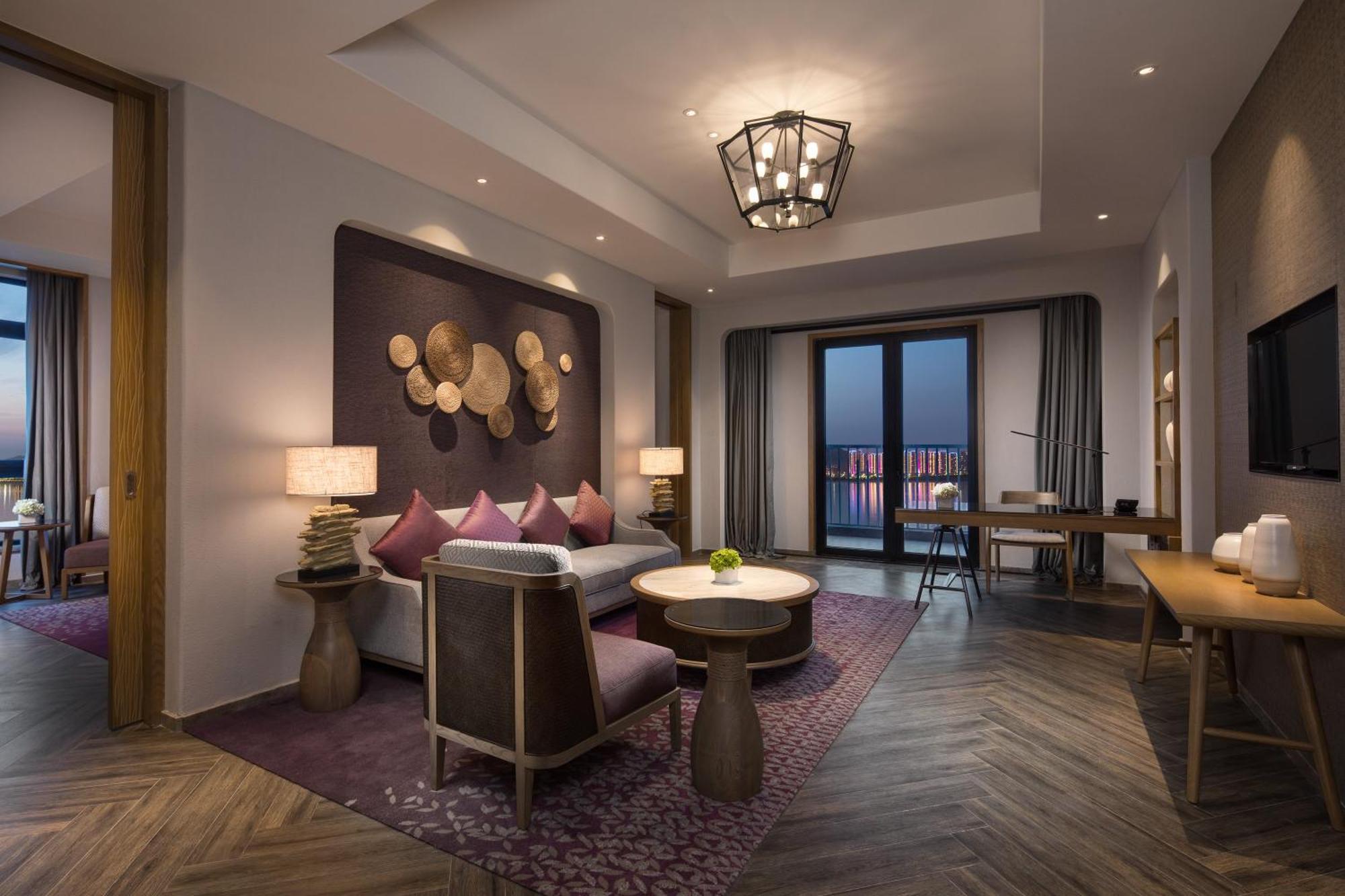 Отель Crowne Plaza Qingdaoorientalmoviemetropolis By Ihg Экстерьер фото